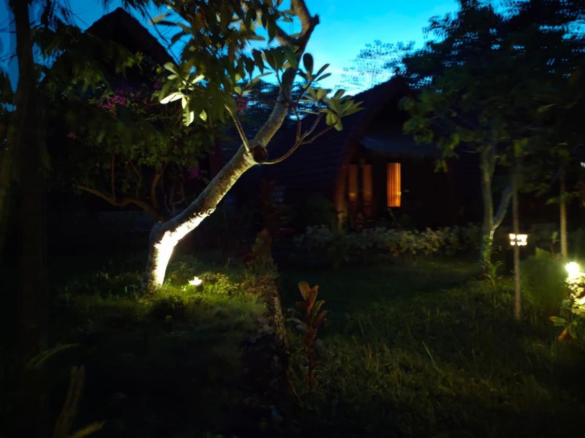 Bougainvillea Bungalow Batumadeg Exterior foto